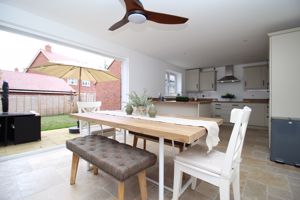 Kitchen/Diner- click for photo gallery